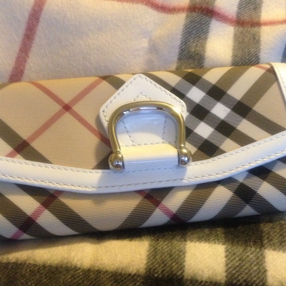 Burberry Handbags - 💯% Authentic Burberry wallet